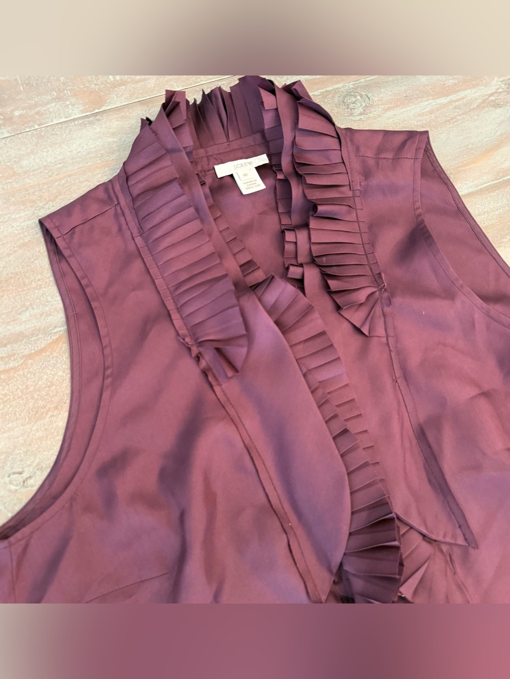 J. Crew Plum Women’s Sz 10 Ruffled Sleeveless v-neck Blouse 100% Silk Preowned